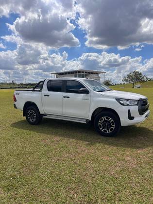 TOYOTA HILUX 2.8 D-4D TURBO DIESEL CHASSI 4X4 MANUAL TOYOTA HILUX 2.8 D-4D TURBO DIESEL CHASSI 4X4 MANUAL